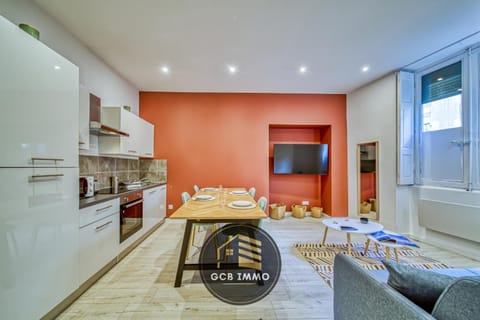 TV and multimedia, Living room, Seating area, Dining area, oven, stove