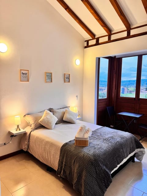 Bed, Natural landscape, Photo of the whole room, Bedroom