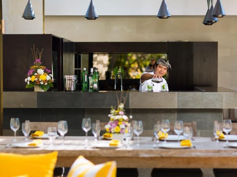 Lounge or bar, Dining area