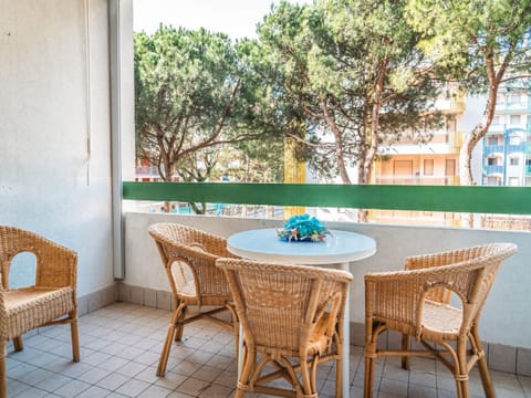 View (from property/room), Balcony/Terrace, City view, furniture