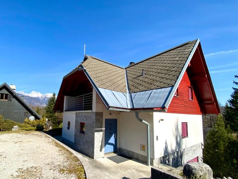 Property building, Facade/entrance, Parking