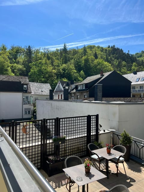 Mountain view, Inner courtyard view