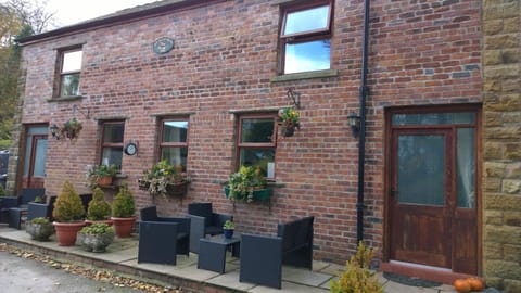 Patio, Facade/entrance