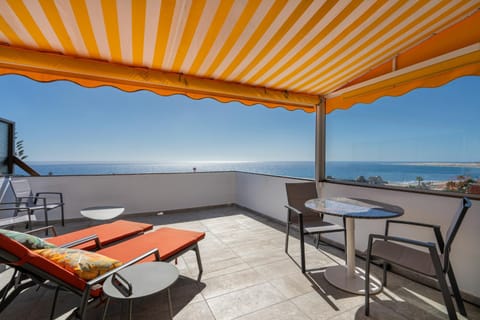 View (from property/room), Balcony/Terrace, Sea view