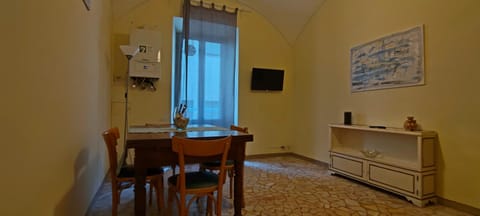 TV and multimedia, Dining area