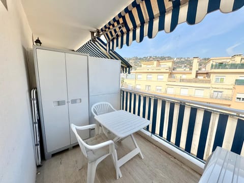 Le Doris , studio climatisé proche bord de mer Apartment in Antibes