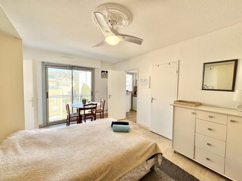 Le Doris , studio climatisé proche bord de mer Apartment in Antibes