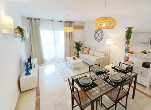 TV and multimedia, Living room, Dining area, heating, heating, air conditioner, air conditioner