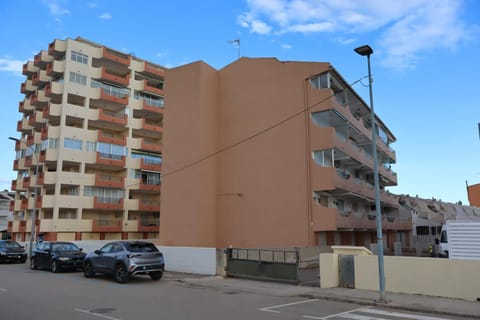 Property building, Facade/entrance, Off site