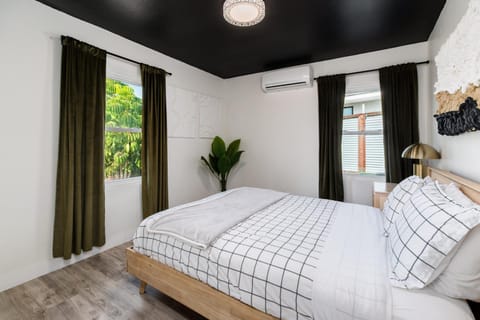 Downtown La Mesa gem House in La Mesa