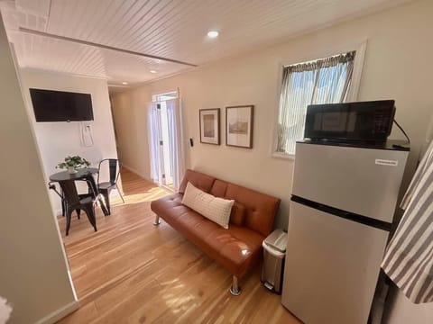 Quail Run Farm- Rustic Tiny Home 2 House in Chattanooga