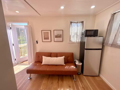 Quail Run Farm- Rustic Tiny Home 2 House in Chattanooga