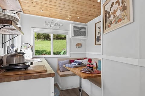 Quail Run Farm- Rustic Tiny Home 1 House in Chattanooga