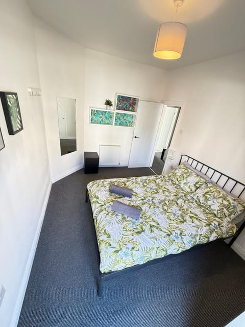 Holm from Home sleeps 10 House in Blackpool