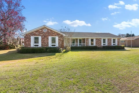 Waterview Retreat - Riverside Haven 4-2 Family House in North Charleston