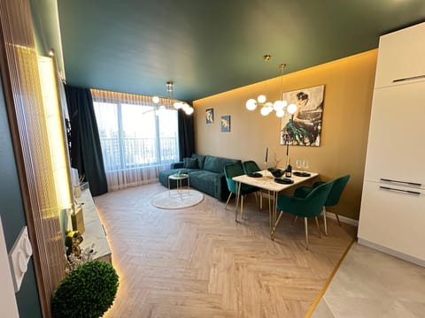 NJ Family Garden Apartment in Varna