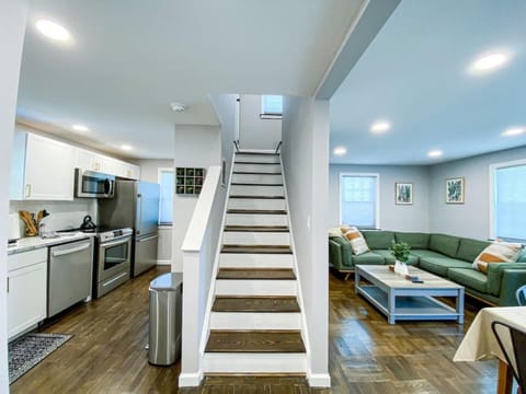 21 COMFORTABLE AND LUXURIOUS House in Bristol