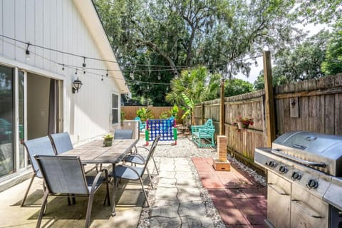 Beach Retreat with Backyard Flair and Yard Games House in Atlantic Beach