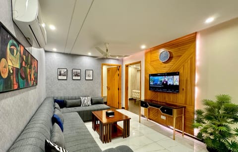 Communal lounge/ TV room, TV and multimedia, Living room, Seating area
