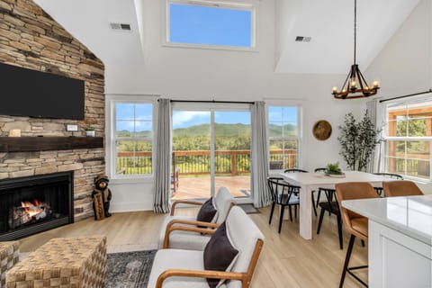 Living room, Mountain view