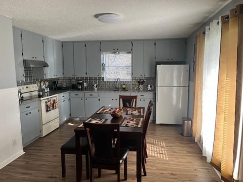 Country Lake Ranch Apartment in Rio Grande