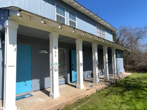 Country Lake Ranch Apartment in Rio Grande