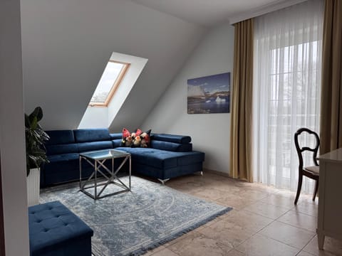 View (from property/room), Balcony/Terrace, Living room, Seating area