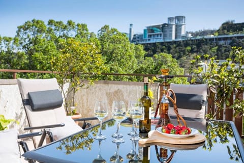 Balcony/Terrace, City view, Landmark view, Mountain view