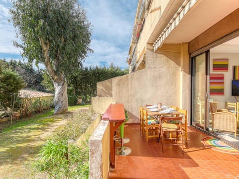 T3 Climatisé avec Parking, Proche Plage - FR-1-816-25 Apartment in Bormes-les-Mimosas