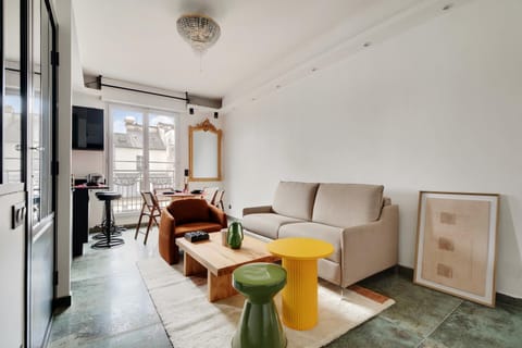 TV and multimedia, Kitchen or kitchenette, Living room