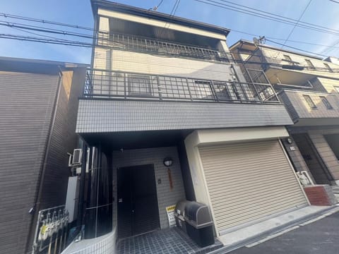Property building, Day