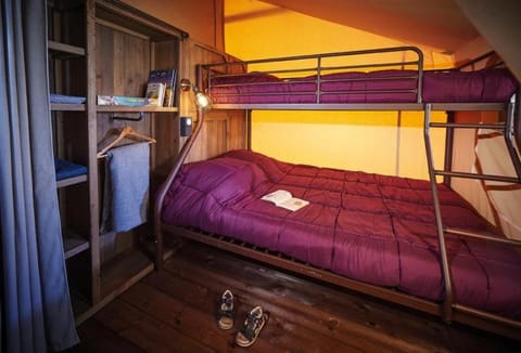 Bed, Bedroom, bunk bed