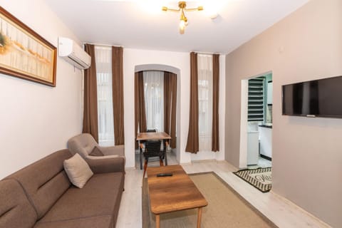 Communal lounge/ TV room, TV and multimedia, Living room, Seating area