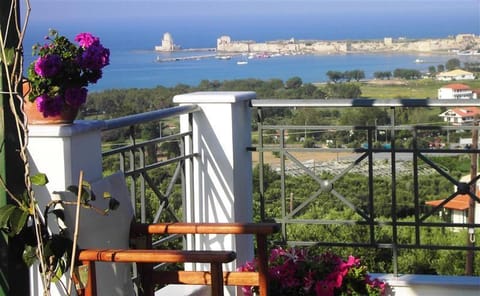 Patio, Communal lounge/ TV room, Activities, Bird's eye view, Garden, Balcony/Terrace, Beach, Communal kitchen, Pets, City view, Garden view, Mountain view, Sea view, Sports, Certificate/Award, Family