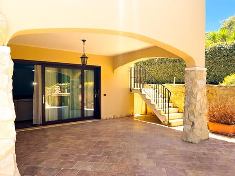 Piano terra in Villa con piscina House in Sardinia