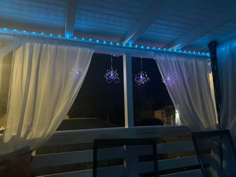 Property building, Balcony/Terrace, Street view