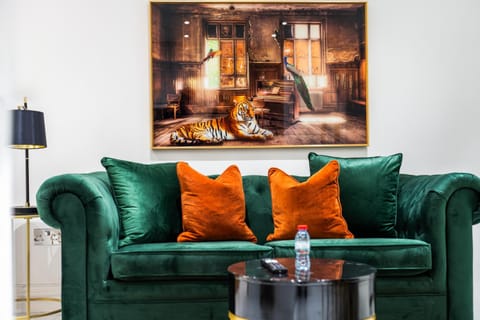 Living room, Seating area