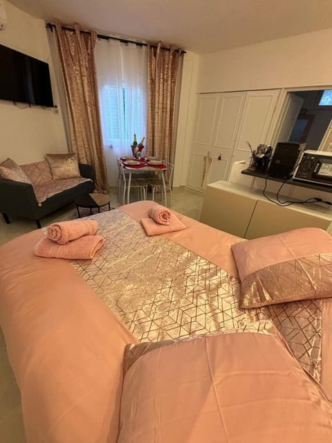Living room, Photo of the whole room