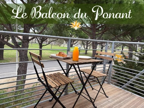 Patio, Day, Natural landscape, View (from property/room), Balcony/Terrace, Dining area