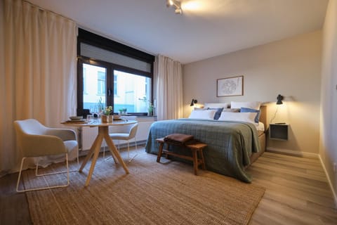 Bed, Living room, Photo of the whole room, Seating area, Bedroom