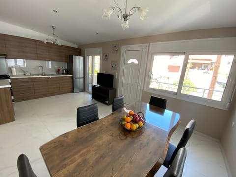 TV and multimedia, Kitchen or kitchenette, Evening entertainment, oven, stove