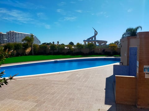 Property building, Day, Swimming pool