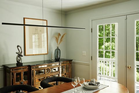 Beautifully Designed 4BR Home Heated Pool HotTub House in Niverville