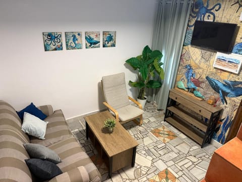 Communal lounge/ TV room, TV and multimedia, Living room, air conditioner