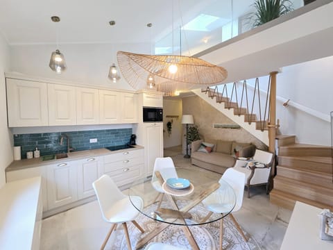 Kitchen or kitchenette, Living room, Dining area