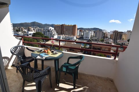 View (from property/room), Balcony/Terrace, City view