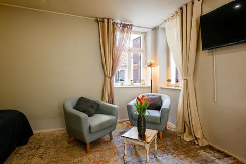 TV and multimedia, Seating area