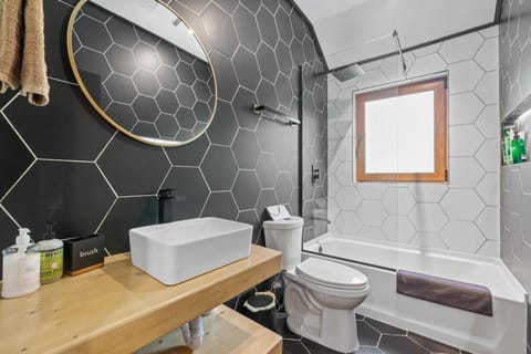 Pocono River front Home near Camelback Resort Villa in Bartonsville