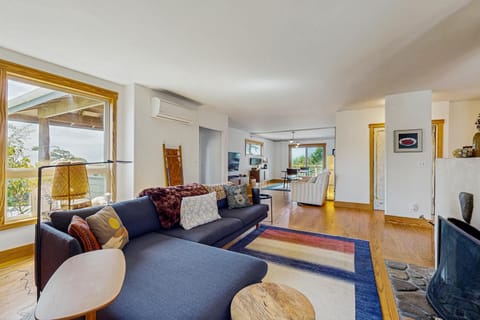 Newport Views House in Newport