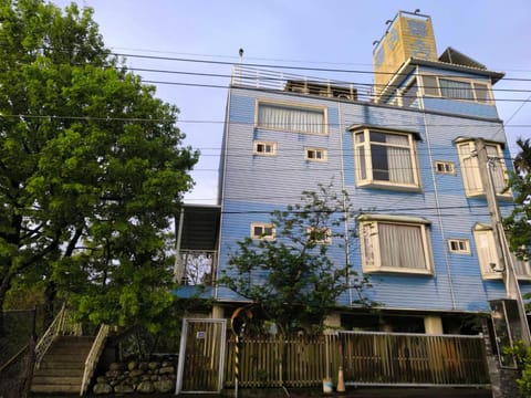 Property building, Day